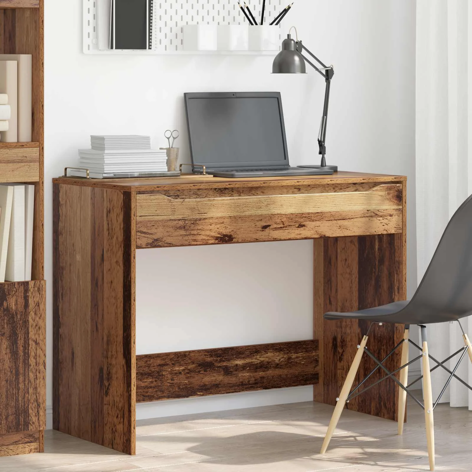Bureau 100 x 50 x 78 cm bois ancien – vue en situation